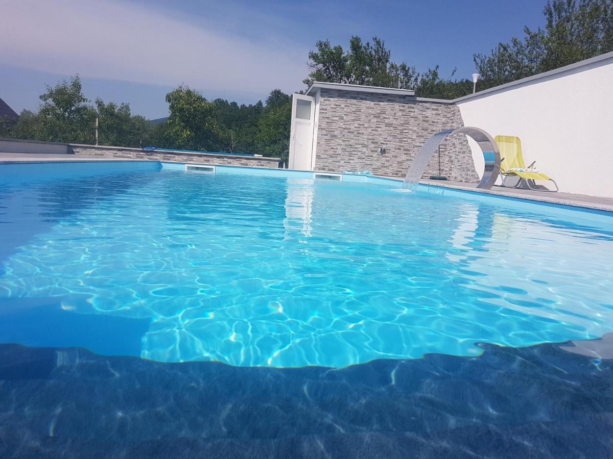 Holiday Home Emir Racic Buitenkant foto