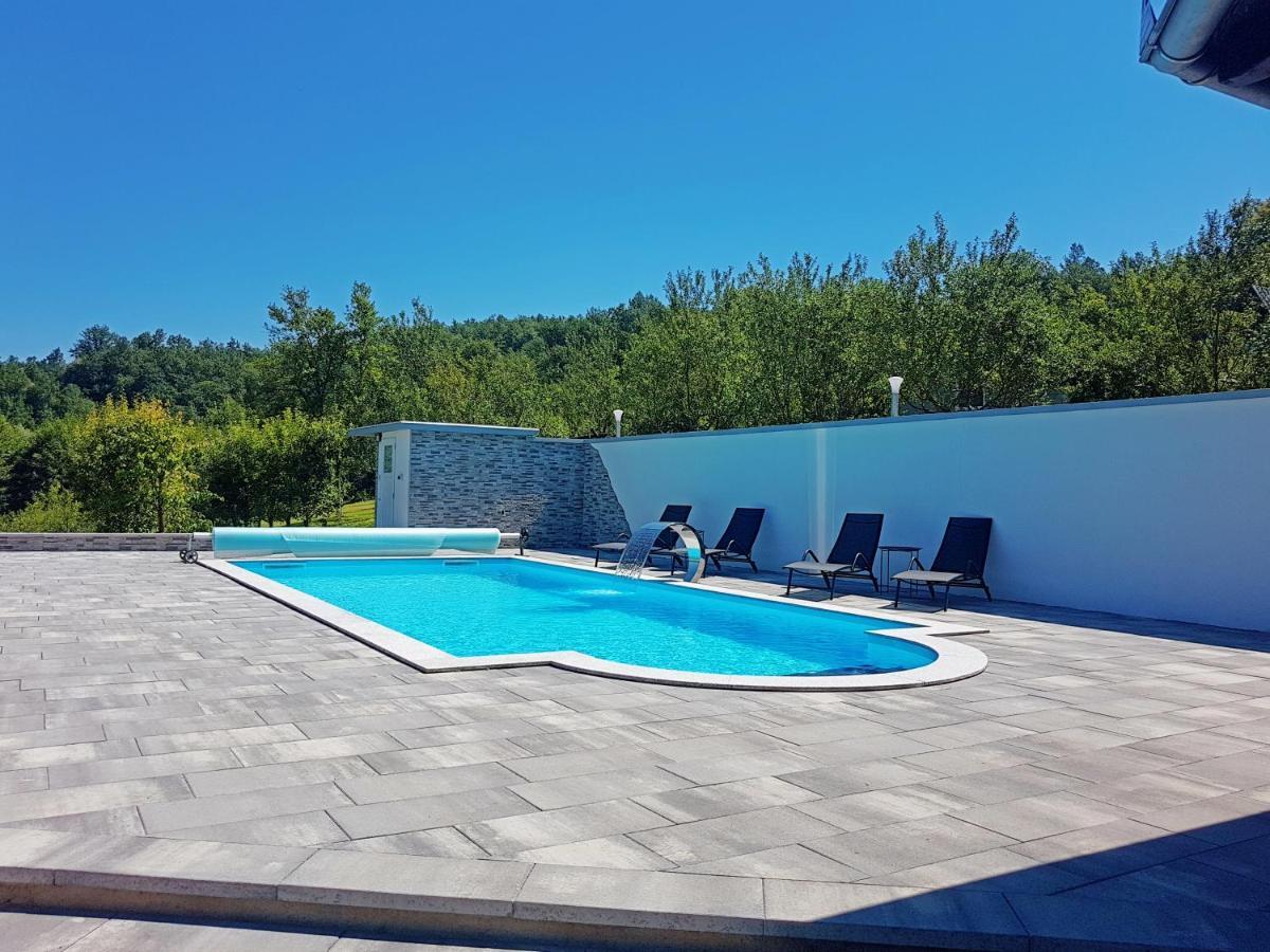 Holiday Home Emir Racic Buitenkant foto