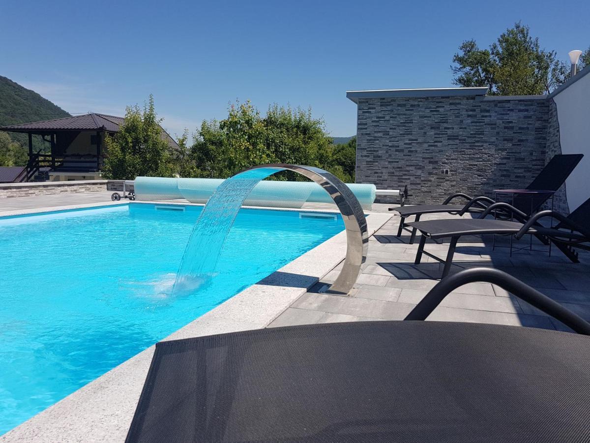 Holiday Home Emir Racic Buitenkant foto