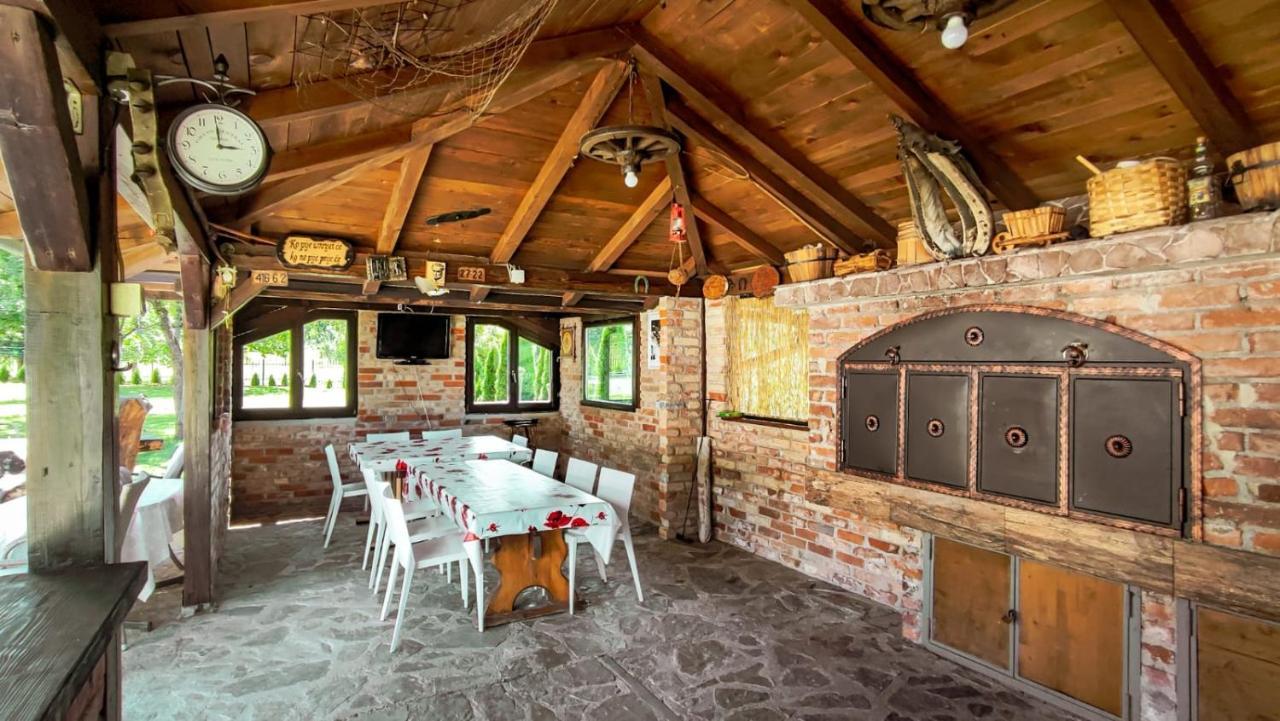 Holiday Home Emir Racic Buitenkant foto