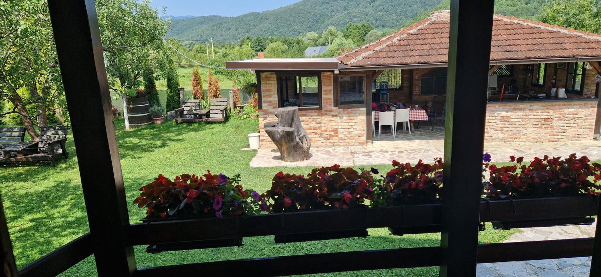 Holiday Home Emir Racic Buitenkant foto